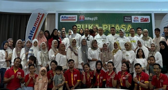 Kegiatan buka puasa bersama Alfamart-Alfagift di Hotel Sutan Raja Kotamobagu.