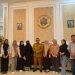 Wali Kota Gorontalo Marten Taha Menyambut Baik Mahasiswa Sosiologi dan Dosen Pembimbing di Rumah Dinas Wali Kota. Senin (4/3/2024). (Foto:Aas/Ome)
