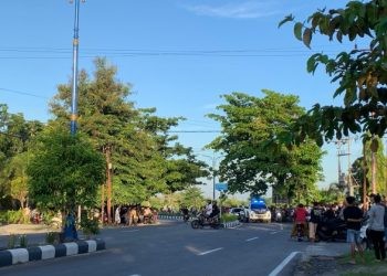 Aktivitas masyarakat di Center Poin Bone Bolango.