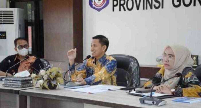 Kepala Dinas Kesehatan Provinsi Gorontalo Anang S. Otoluwa memberikan arahan pada Pertemuan Posyandu Terintegrasi dengan Dinas Kesehatan Kota Gorontalo dan Puskesmas.