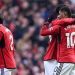Striker Manchester United, Marcus Rashford (kanan) melakukan selebrasi bersama rekan-rekannya setelah mencetak gol kedua timnya dari titik penalti selama pertandingan pekan ke-28 Liga Inggris 2023-2024 antara Manchester United vs Everton di Old Trafford di Manchester, barat laut Inggris, pada 9 Maret 2024 . Paul ELLIS / AFP.
