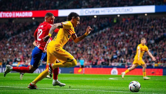 Foto Rapinha menggiring bola. sumber akun twitter FC Barcelona