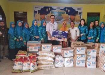 Penyerahan bantuan Program BRI Peduli di Griya Lansia Jannati Jl. Prof. Jhon A. Katili, Kota Gorontalo, Rabu (25/3/2024) (dok.bri)