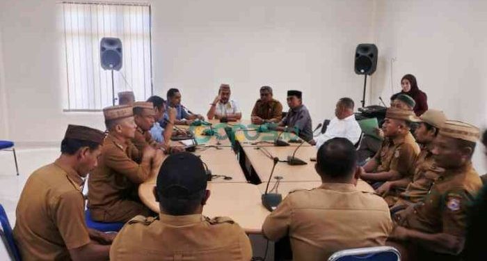 Rapat Dengar Pendapat (RDP) antara DPRD Bone Bolango, LSM Lingkungan dan beberapa Camat juga Kepala Desa dibagi Suwawa Cs seperti Suwawa Timur, Suwawa Tengah dan Pinogu, Selasa (26/3/2024).