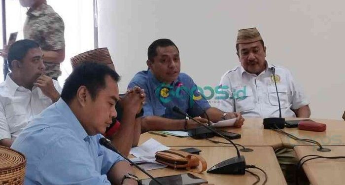 Ketua Komisi II DPRD Bone Bolango, Sofyan Wahidji saat memberikan keterangan di RDP DPRD Bone Bolango.