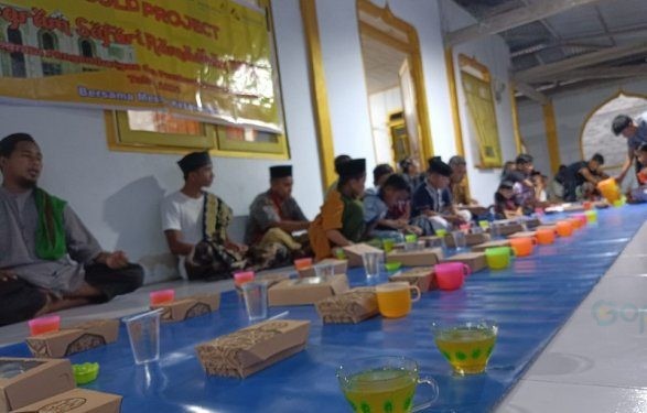 Kegiatan Safari Ramadan Pani Gold Project di di Masjid Al Mujahidin, Dusun Kapali, Desa Hulawa, Kecamatan Buntulia, Pohuwato.