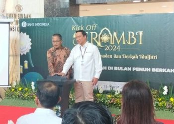 Kepala Perwakilan Bank Indonesia Provinsi Gorontalo, Dian Nugraha (kanan) bersama Sekretaris Daerah Kota Gorontalo, Ismail Madjid, melakukan Kick Off Kegiatan Serambi 2024, Jumat (15/3/2024). (Foto: Lukman Polimengo)