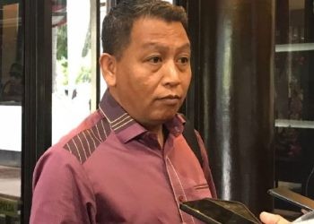 Politisi NasDem, Yuriko Kamaru saat diwawancarai awak media tentang sikap dirinya untuk Pilkada Bone Bolango, Kamis (7/3/2024) (iya/gopos)