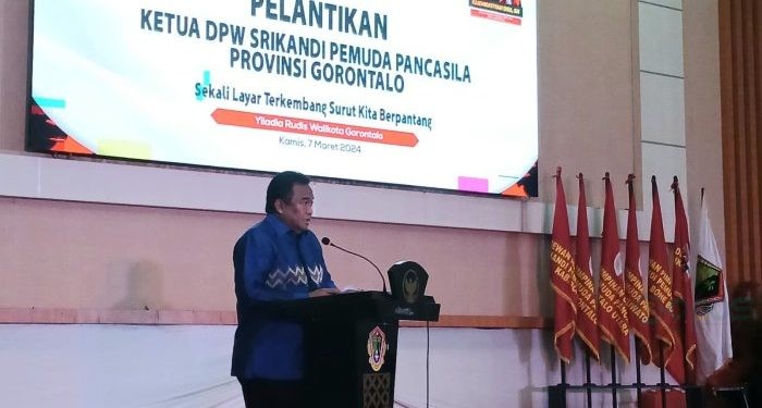 Wakil Ketua DPR RI, Rachmat Gobel memberi sambutan pada pelantikan pengurus Dewan Pimpinan Wilayah (DPW) Srikandi Pemuda Pancasila Provinsi Gorontalo, Kamis (7/3/2024). (muhajir/gopos)