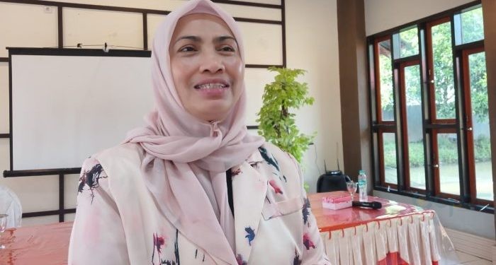 Politisi Golkar, Meyke Camaru saat diwawancarai awak media tentang Hari Perempuan Internasional, Jumat (8/3/2024) (muhajir/gopos)