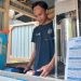 Pemilik agen BRILink Irvan Yasin sementara mempersiapkan layanan BRILink yang terletak  di Jl. Dewi Sartika, Dulalowo Timur, Kota Tengah, Kota Gorontalo, Kamis (6/3/2024) (muhajir/gopos)