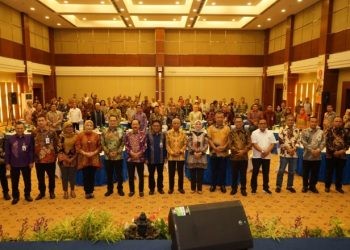 Bupati Asahan H. Surya BSc menghadiri pertemuan PT. Bank Sumut dengan pemegang saham dan pemaparan POJK No. 17 Tahun 2023 tentang Penerapan Tata Kelola Bank Umum di Ballroom Kantor Pusat PT. Bank Sumut, Jum'at (12/01/2024).