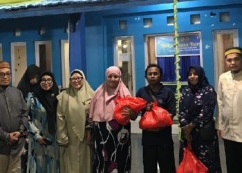 Pemberian santunan kepada panti asuhan binaan UNBITA Gorontalo, Sabtu (30/3/2024) (iya/gopos)