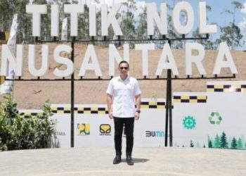 Menteri ATR/BPN, Agus Harimurti Yudhoyono (AHY) berpose di Titik Nol Nusantara IKN. [X/@AgusYudhoyono]