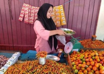 Harga pangan di pasar tradisional Marisa merangkak naik jelang bulan suci Ramadan.(f. Yusuf/gopos)