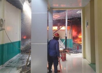 Situasi kebakaran yang melanda bagian keuangan RS Dunda Limboto, Senin (11/3/2024).