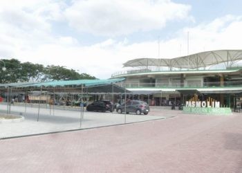 Suasana lokasi pasar senggol yang dipusatkan di Pasar Modern Limboto eks shopping center, Senin (25/3/2024).