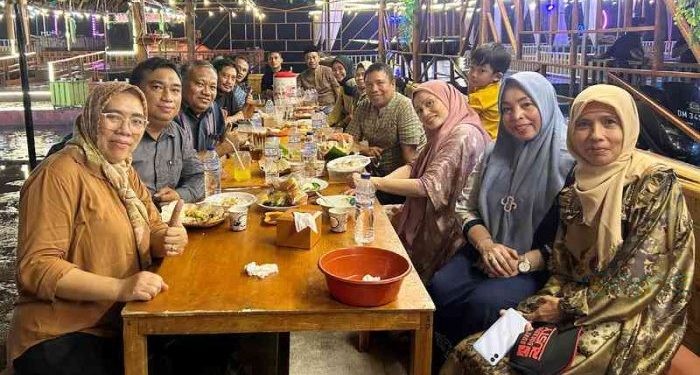 Sekertariat DPRD Bone Bolango mempererat silahturahmi dengan melaksanakan Buka Puasa Bersama.
