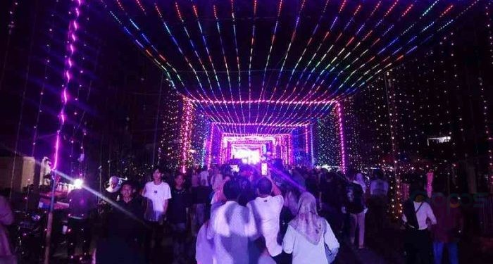 Masyarakat Kota Gorontalo Sangat antusias merayakan festival Tombilotohe di Kota Gorontalo