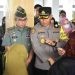 Marten Taha memantau langsung penyaluran BPNT di Pasar Sentral Kota Gorontalo, Senin (8/4/2024).