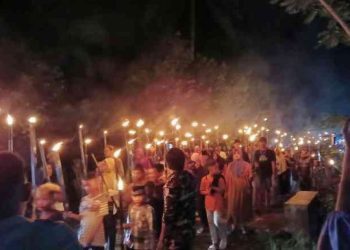 Perayaan pawai Obor keliling di laksanakan oleh masyarakat di Desa Makarti Jaya, Kecamatan Taluditi, Kabupaten Pohuwato.