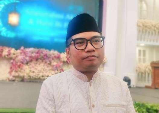 Hendra Saputra Koniyo saat diwawancarai awak media.