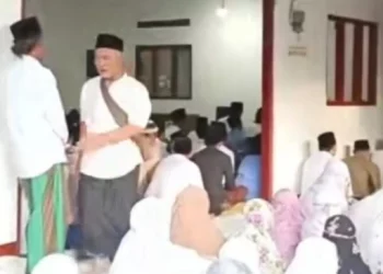 Sejumlah jamaah Aolia telah menggelar salat Idul Fitri lebih dulu di Gunungkidul, Jumat (5/4/2024). [Kontributor Suarajogja.id]