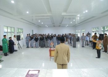 Asisten Administrasi Umum Muhilli Lubis melantik Kepala UPTD Negeri, Kepala UPTD TK Negeri, Kepala UPTD SD Negeri dan Kepala UPTD SMP Negeri.