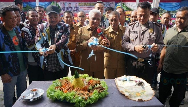 Bupati Asahan Surya saat meresmikan kantor DPD IPK Asahan, Selasa (23/4/2024).
