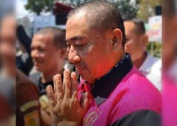 Mantan Bupati Bone Bolango Hamim Pou saat ditahan Kejati Gorontalo, Rabu (17/4/2024) lalu.