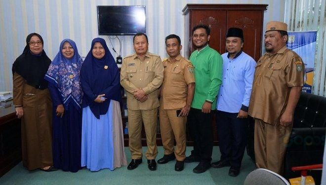 Asisten III Administrasi Umum menerima audiensi Civitas Akademika IAIDU Asahan, Selasa (5/3/2024).