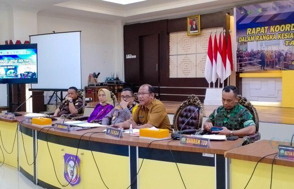 Suasana Rapat Forkopimda diperluas yang dipimpinan Sekretaris Daerah Provinsi (Sekdaprov) Gorontalo Sofian Ibrahim di Aula Rumah Jabatan Gubernur, Selasa (2/4/2024). Foto – Winda