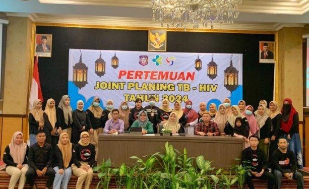 Dinas Kesehatan Provinsi Gorontalo melaksanakan Joint Planning TBC-HIV untuk dua daerah yaitu Kota Gorontalo dan Kabupaten Gorontalo, Kamis (04/04/2024) di Grand Q Hotel Kota Gorontalo.