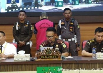 Konferensi Pers Kasus Dugaan Korupsi Dana Bantuan Sosial tersangka Hamim Pou. (Penerangan Hukum Kejati Gorontalo).