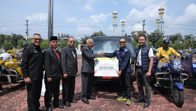 PT Inalum memberikan bantuan CSR berupa 10 unit Betor dan 1 unit Mobil Pengangkut Sampah kepada Pemkab Asahan, Jumat (15/03/2024).