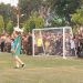 Presiden Joko Widodo saat bermain sepak bola bersama anak-anak Sekolah Sepak Bola (SSB) Gorontalo United di lapangan Kompi Bantuan Yonif 713/Gorontalo Kota Tengah. (Arif/gopos)