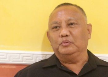 Ketua DPD I Golkar Provinsi Gorontalo Rusli Habibie saat ditemui wartawan, Selasa malam (16/4/2024).(F. Abin/Gopos)