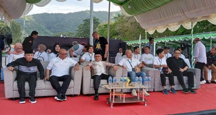 Wali Kota Gorontalo, Marten Taha saat menghadiri pembukaan festival ramadan pegadaian yang diselenggarakan oleh Kanwil V Manado dan dipusatkan di Gorontalo, Kamis (4/4/2024) (layla/gopos)