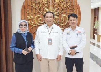 Kepala Kantor Perwakilan Bank Indonesia (KPwBI) Provinsi Gorontalo, Dian Nugraha (tengah) bersama Rektor UNBITA Gorontalo, Dr. Ellys Rachman (kiri) dan Dekan FAIS UNBITA, Kurniadi K. Hasan (dok. unbita)