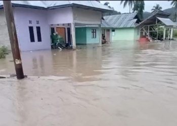 Salah satu potret banjir bandang di Kecamatan Taluditi, Kabupaten Pohuwato, Gorontalo, Selasa (23/4/2024).