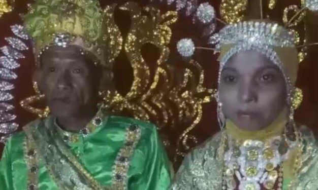 Pasangan bahagia beda usia, Daeng Arjun (62) dan Yeyen Thaib (22) di Kecamatan Lemito, Kabupaten Pohuwato, Gorontalo.(f. dok keluarga)