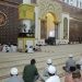 Peringatan Nuzulul Quran yang didahului dengan pelaksanaan sholat Isya dan taraweh yang bertempat di Mesjid Agung Ahmad Bakrie Kisaran, Rabu malam (27/03/2024).
