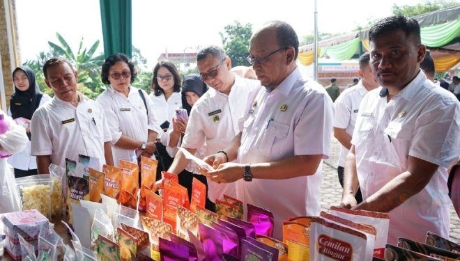 Sekda Asahan John Hardi Nasution membuka gerakan pangan murah menjelang bulan Ramadhan, Rabu (6/3/2024)