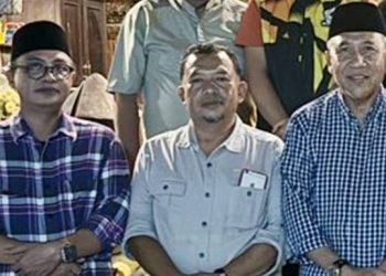 Ketua DPW PAN Gorontalo Anas Yusuf (kiri) didampingi petinggi PAN lainnya pada pertemuan bersama ketua DPD I Partai Golkar Rusli Habibie. foto istimewa