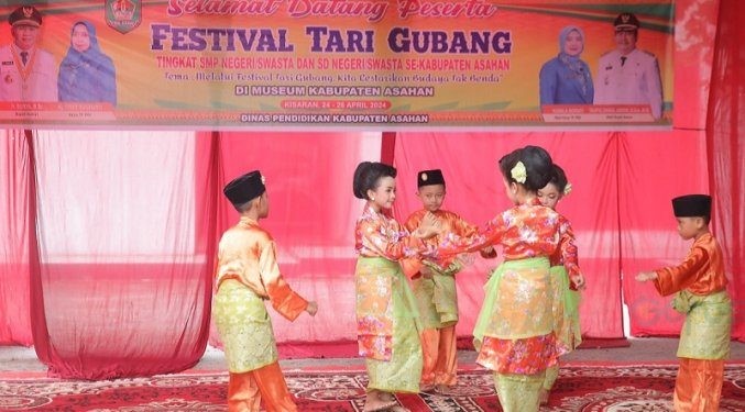 Festival Tari Gubang yang diikuti oleh peserta jenjang SD dan SMP di Kabupaten Asahan digelar dalam rangka melestarikan budaya tak benda khas Kabupaten Asahan, Sumatera Utara.