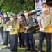 Kesehatan Provinsi Gorontalo membagikan masker ke masyarakat, Selasa malam (30/4/2024).