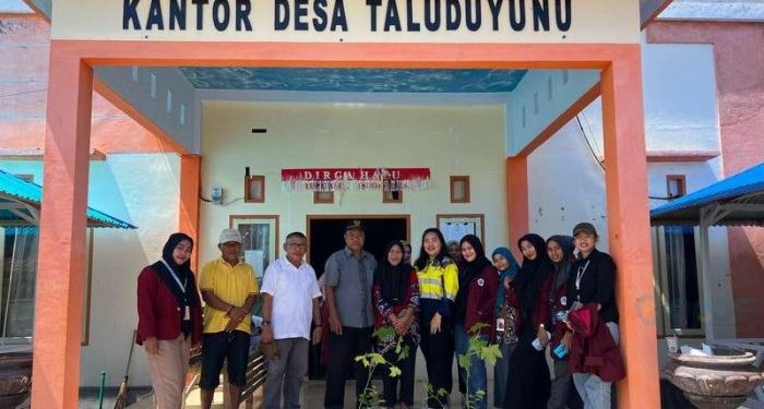 Mahasiswa KKN MBKM UNG Gelar Sosialisasi Serta Pembagian 500 Bibit Pohon