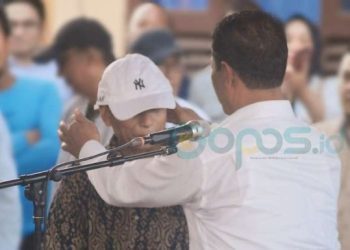 Beruntungya salah satu Petani di Gorontalo Utara dapat benih jagung gratis dan topi milik Menteri Pertanian RI, Andi Amran Sulaiman.