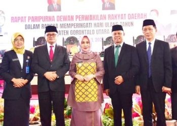 Sekda Roni Bersama Jajaran Pemda Gorut usai Rapat Paripurna Peringati HUT Gorut. Foto: Humas Kominfo Kabgor