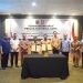 Bupati Gorontalo Nelson Pomalingo dan Branch Manager PT Midi Utama Indonesia TBK, Achmad Basuki usai menandatangani kerja sama, Rabu (29/5/2024).